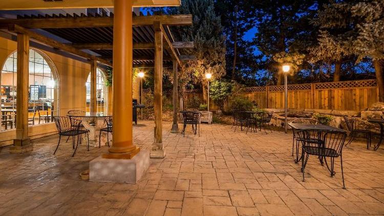Best Western Plus Caldwell Inn & Suites