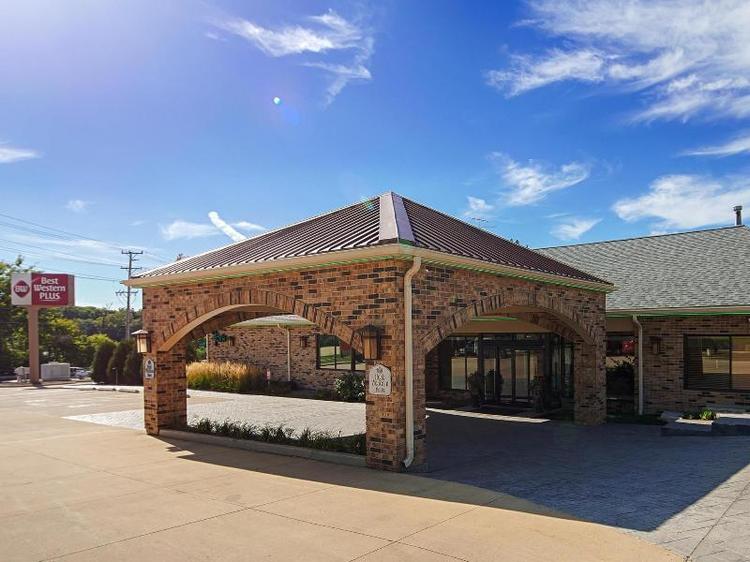 Antioch Inn & Suites Near Gurnee