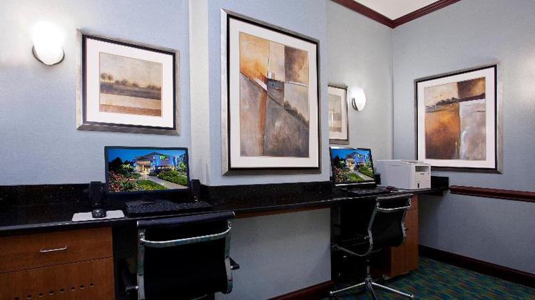 Holiday Inn Express and Suites Allentown West