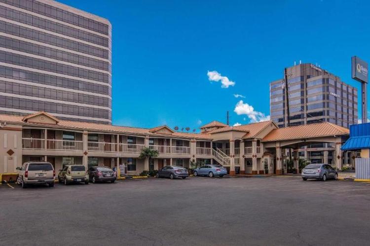 Quality Inn & Suites Dallas-Cityplace