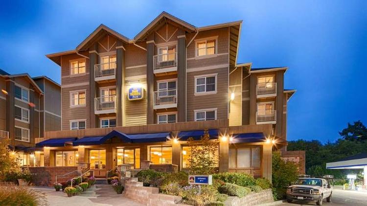 Bainbridge Island Suites