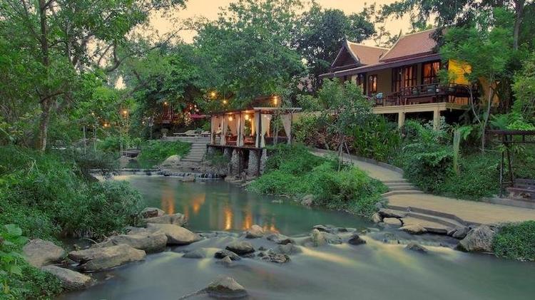 Ndol Streamside Thai Villas