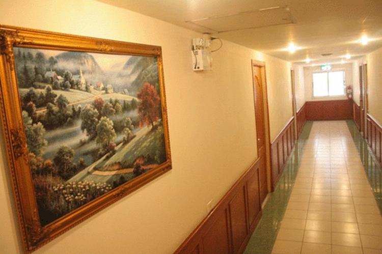 Navanakorn Golden View Hotel