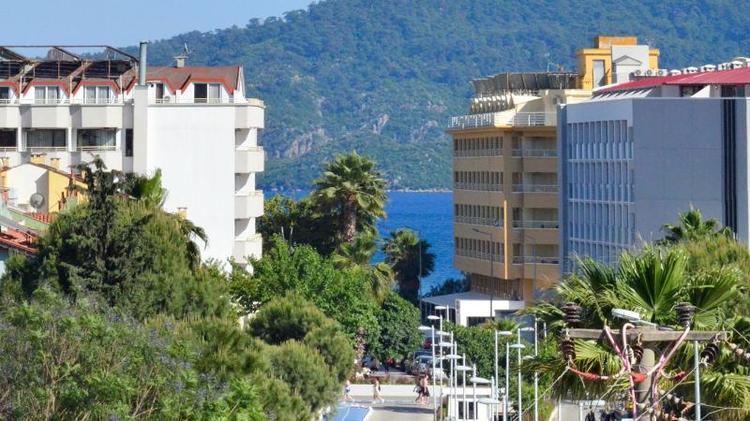 Green Palm Hotel