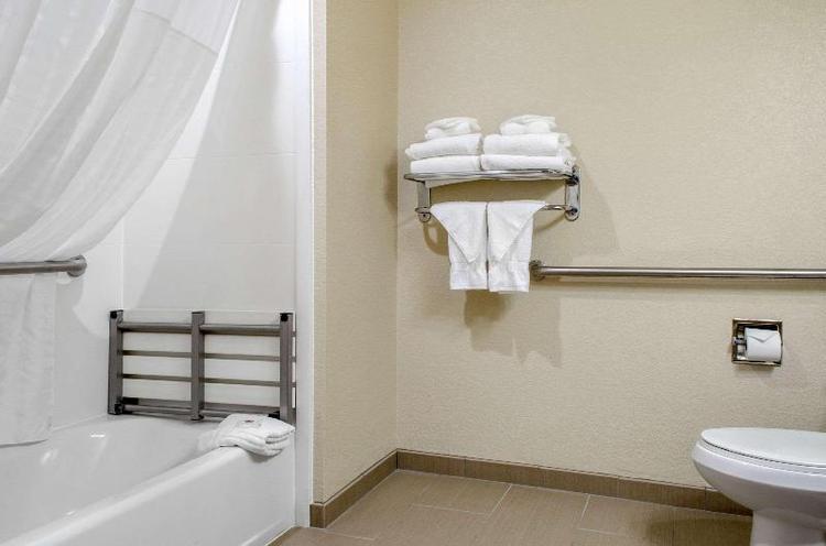 Comfort Inn & Suites Northshore Area