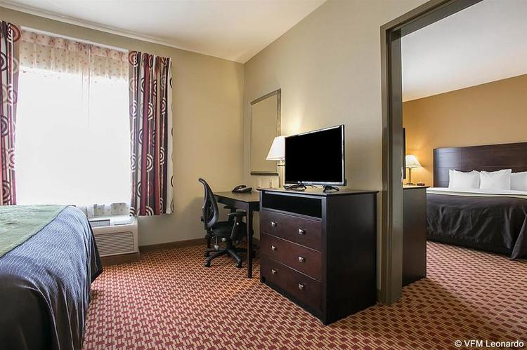 Comfort Inn & Suites Near Fort Gordon