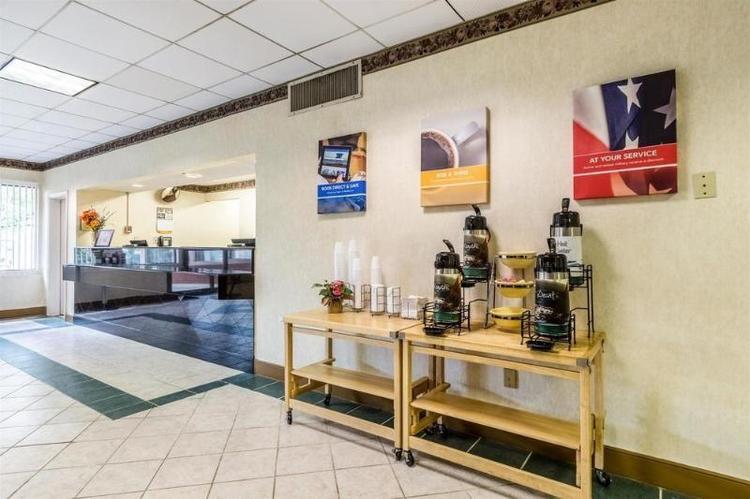 Econo Lodge Inn & Suites Chambersburg