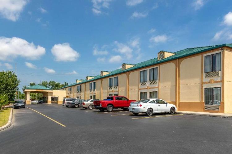 Quality Inn Auburn Campus Area I-85