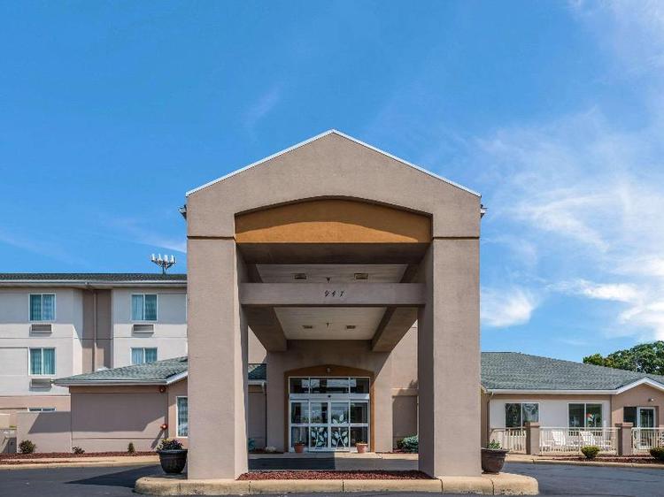 Sleep Inn & Suites - Port Clinton, OH