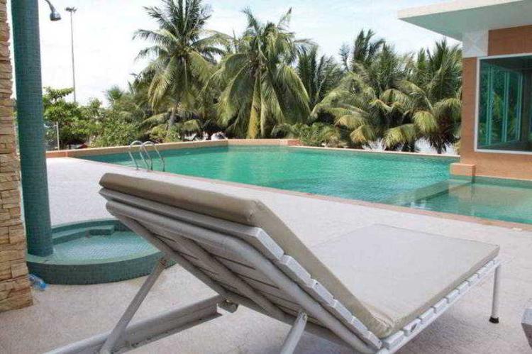 Nanachart Bangsaen Hotel