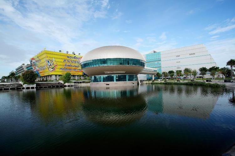 Centara Life Government Complex Hotel & Convention