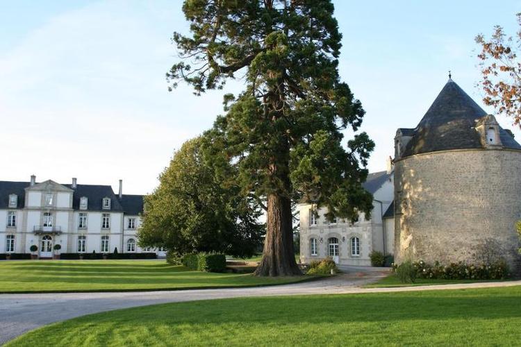 Chateau De Sully
