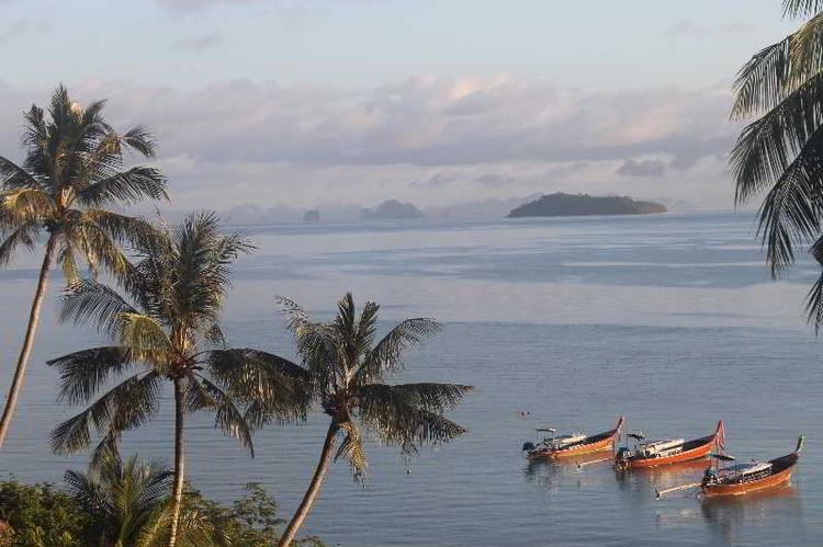 Phi Phi Relax Beach Resort