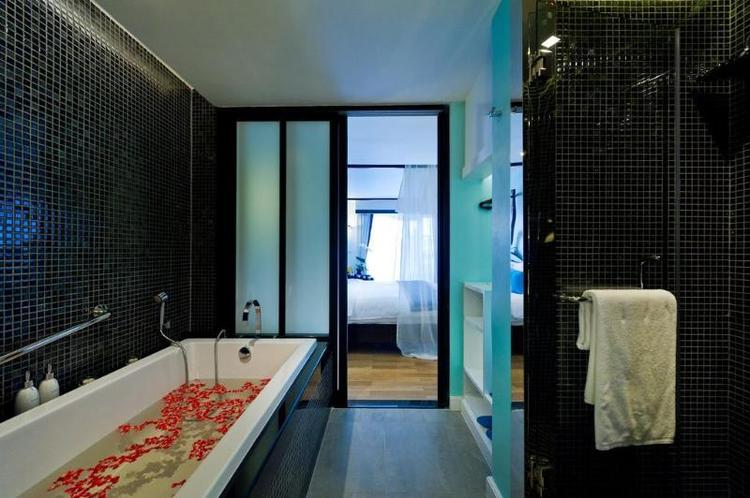 Wave Hotel
