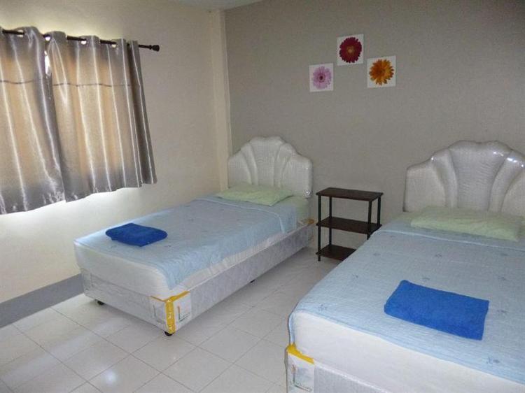 Pineapple Guesthouse Karon