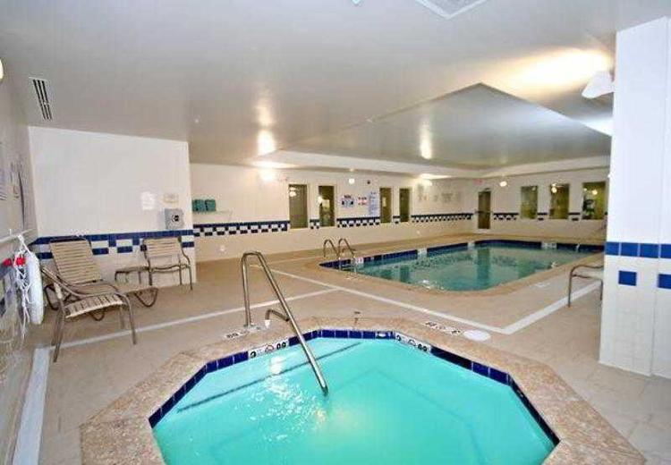 Fairfield Inn & Suites Greensboro Wendover