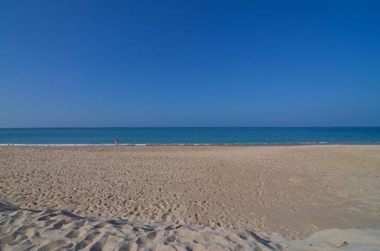Nakara Longbeach Resort