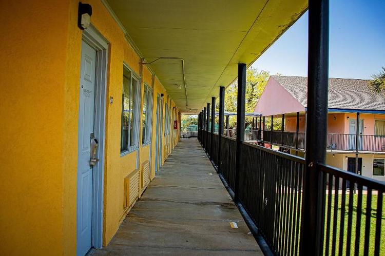 Super 8 by Wyndham Biloxi