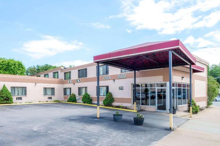 Super 8 by Wyndham Watertown/Cambridge/Boston Area