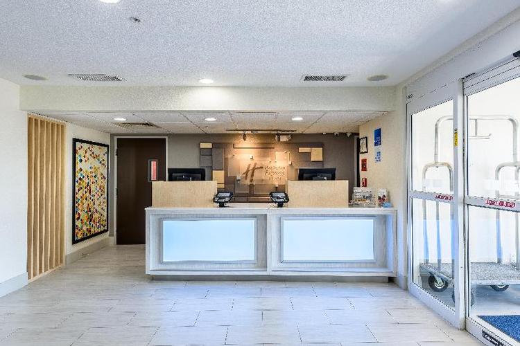 Holiday Inn Express & Suites Bastrop