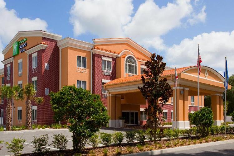 Holiday Inn Express and Suites Brooksville I-75