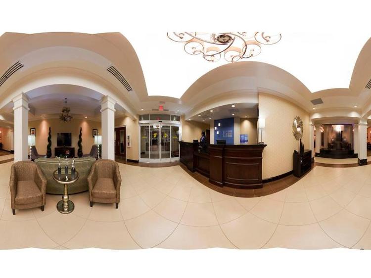 Holiday Inn Express & Suites Columbus Ft Benning
