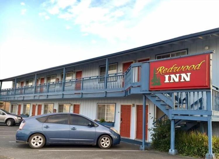 Redwood Inn