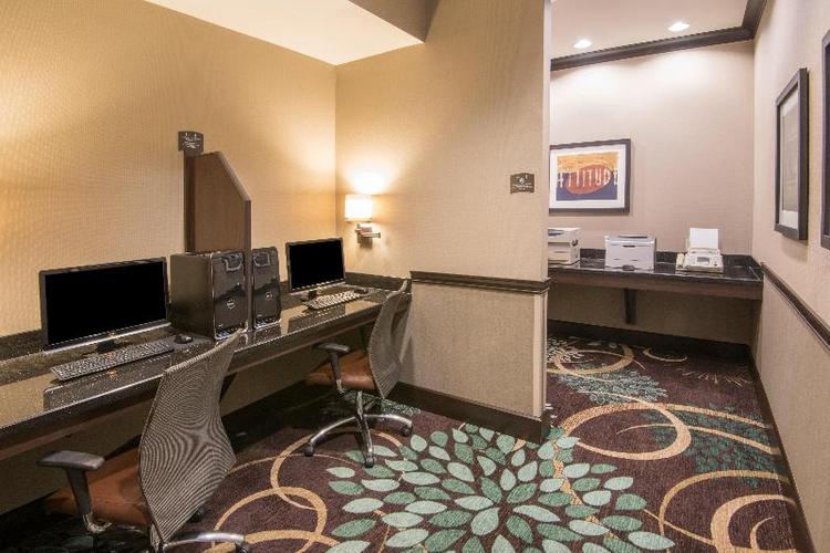 Staybridge Suites Columbus-Airport