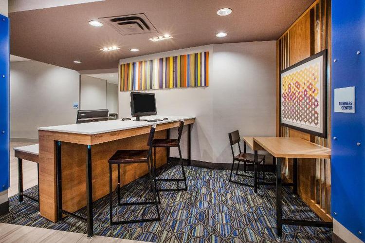 Holiday Inn Express & Suites Murray
