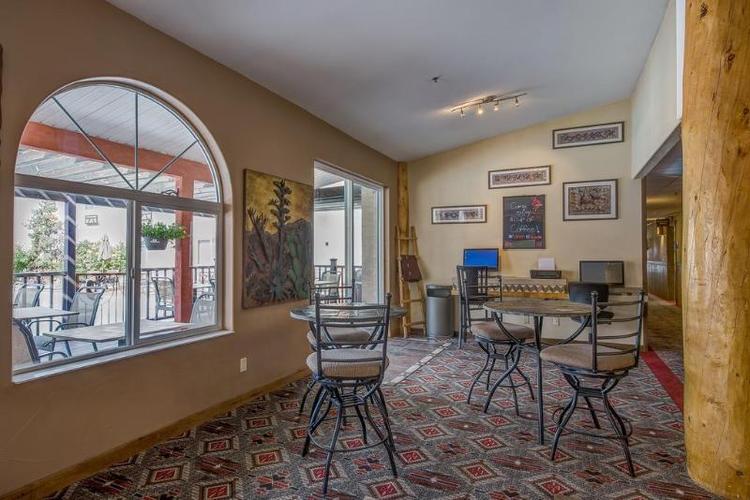 Aarchway Inn