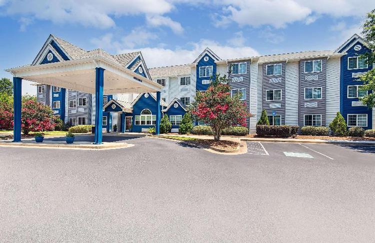 Microtel Inn & Suites By Wyndham Columbus North