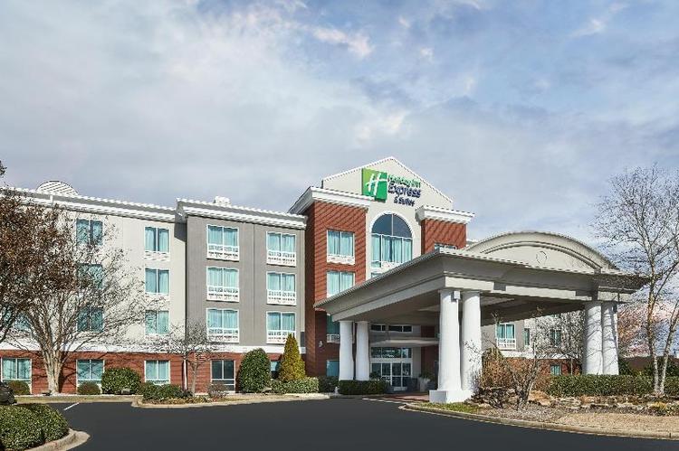 Holiday Inn Express & Suites I-26 & US 29 Westgate