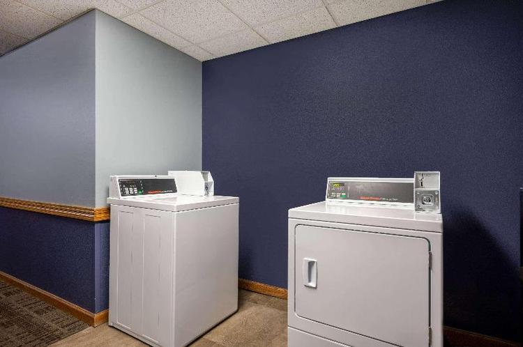 AmericInn by Wyndham Eau Claire