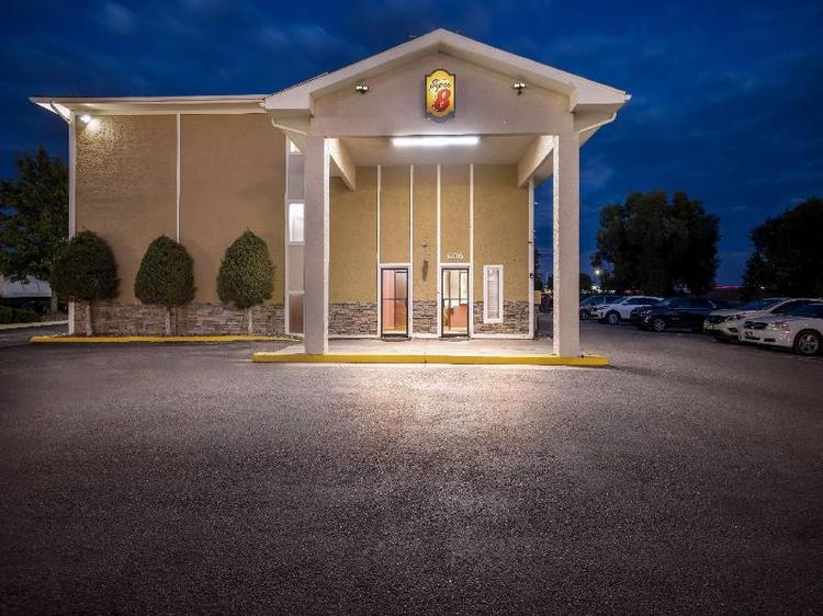 Super 8 by Wyndham Colorado Springs Space Force