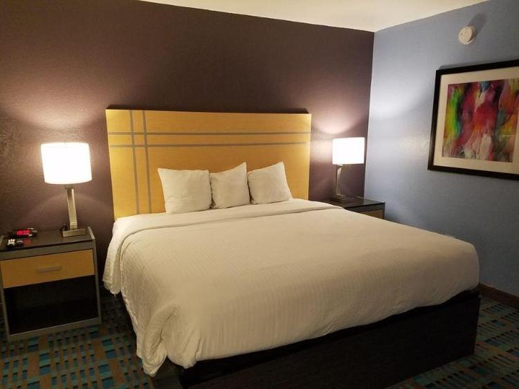 Fifth Season Inn & Suites
