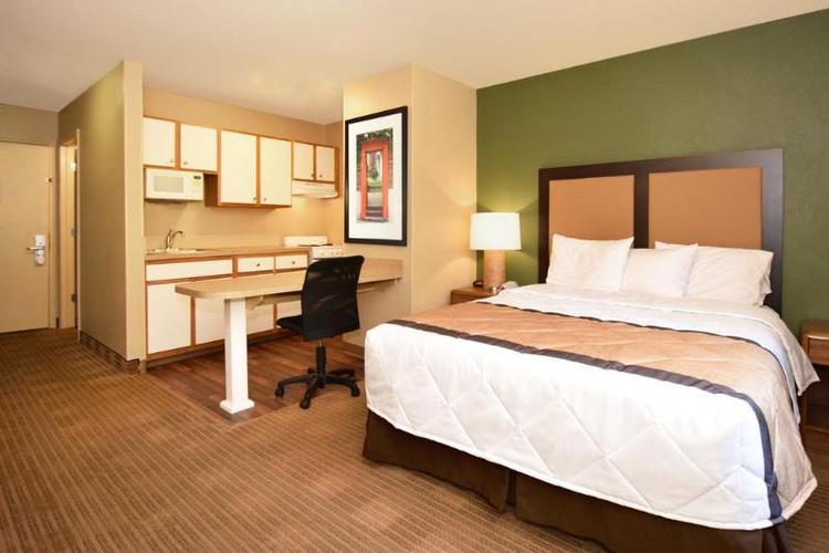 Extended Stay America - Indianapolis - North - Car