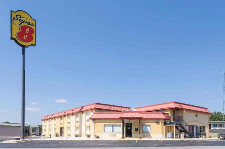Super 8 by Wyndham Clinton OK
