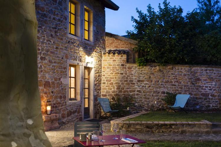 Contact Hotel Le Savigny & Spa