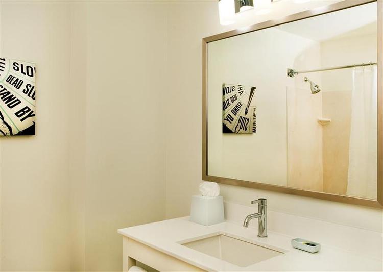 Four Points by Sheraton Louisville Airport