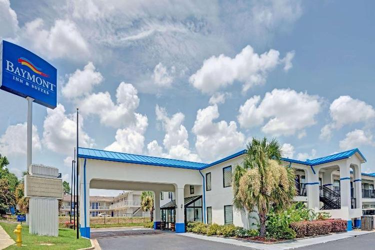 Travelodge by Wyndham Montgomery East