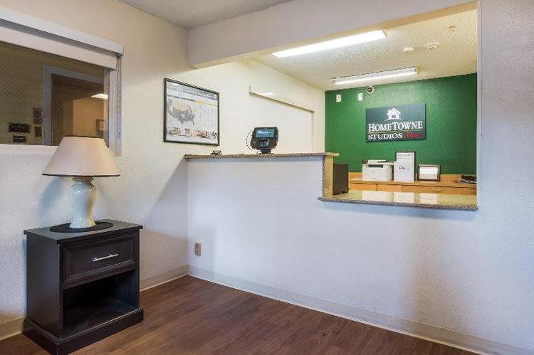 HomeTowne Studios Orlando - UCF Area