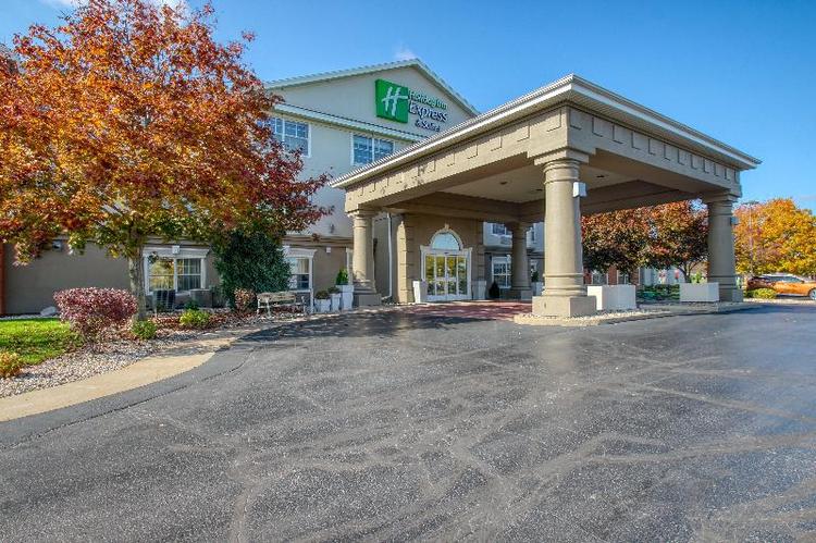 Holiday Inn Express Hotel & Suites Oshkosh Statero