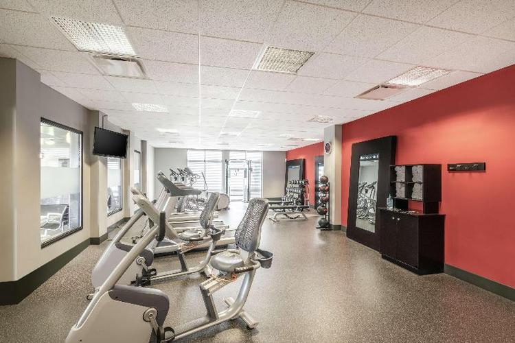 Hampton Inn & Suites Roanoke Airport