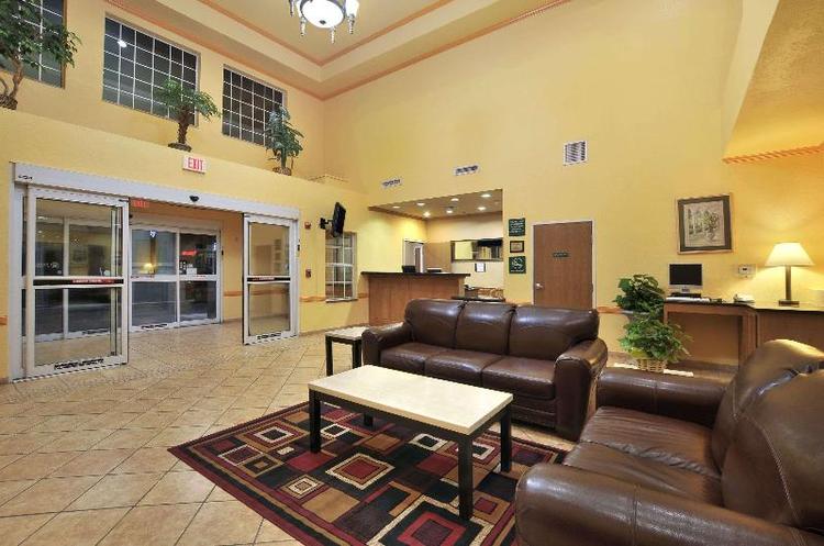Super 8 by Wyndham San Antonio/Alamodome Area