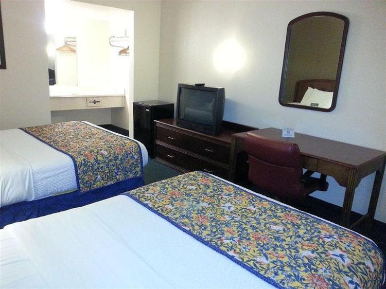 Masters Inn - Tampa Fairgrounds