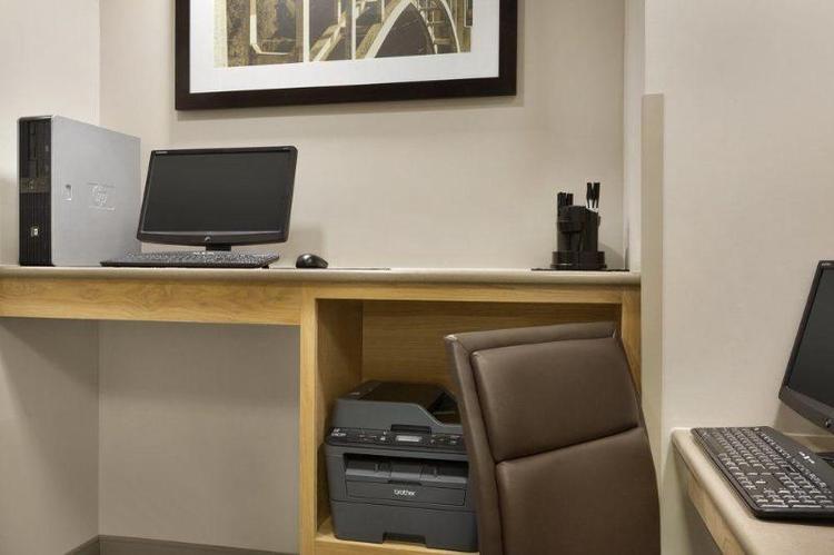 Country Inn & Suites by Radisson, Richmond West at