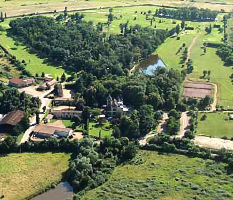 Le Chateau de Champlong