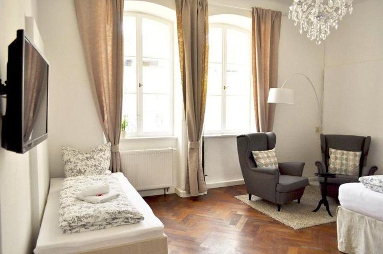 Art Hotel & Hostel