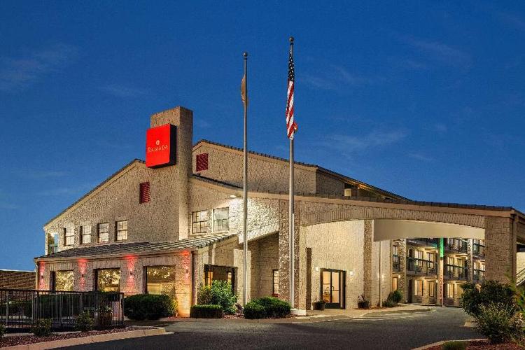 Ramada by Wyndham Albuquerque Airport