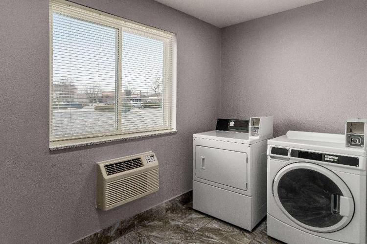 Super 8 by Wyndham Columbus